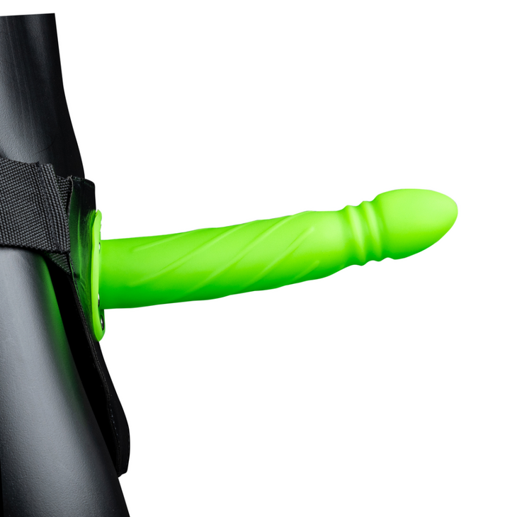 Glow in the Dark Twisted Hollow Strap-On - 8 / 20 cm - Neon Groen